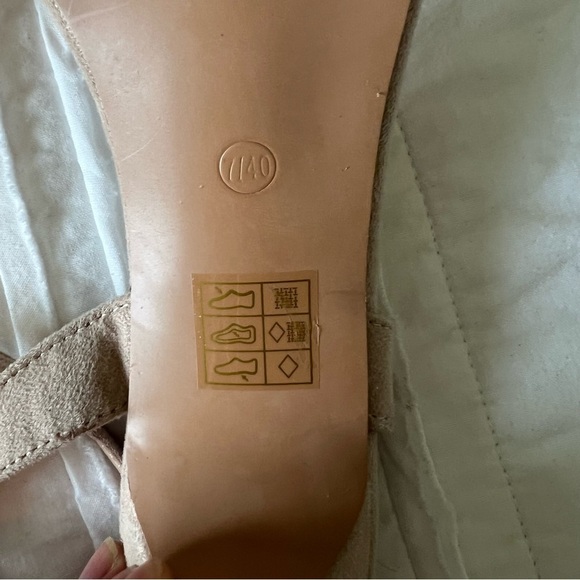 Champagne pink heels by Boohoo. Heel 4.25 in. Size 40 EU / 9.5 US - Picture 7 of 9